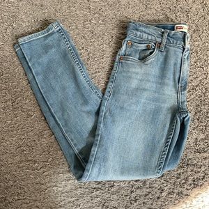 Super cute girls size 12 Levi jeans.